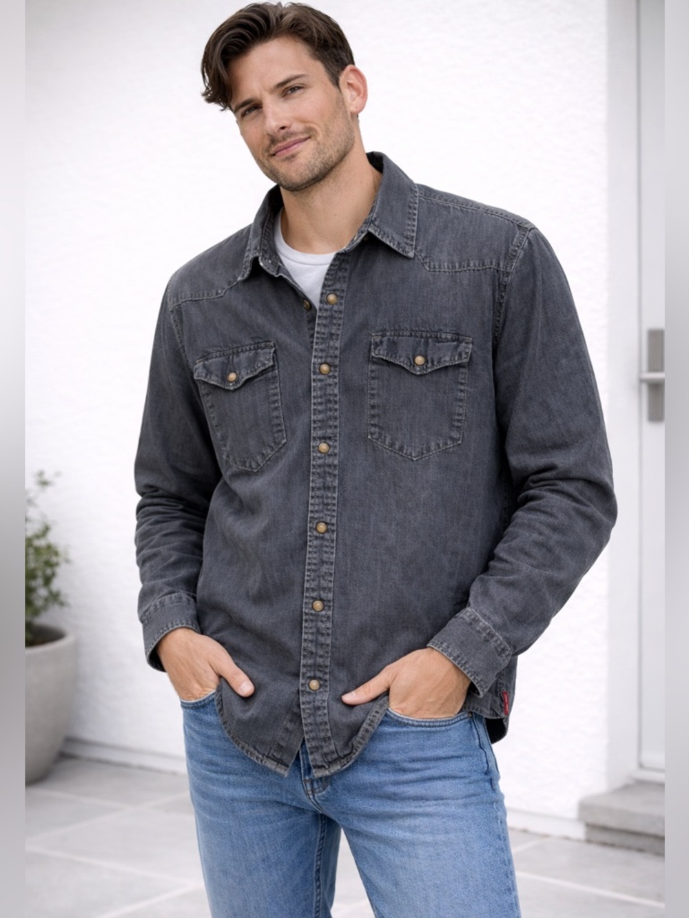 Wrangler Black Denim Snap Button Shirt – Size 2XL 🤠